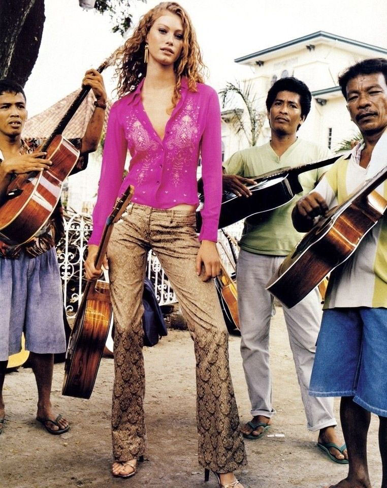 Alyssa Sutherland nude. Photo - 23