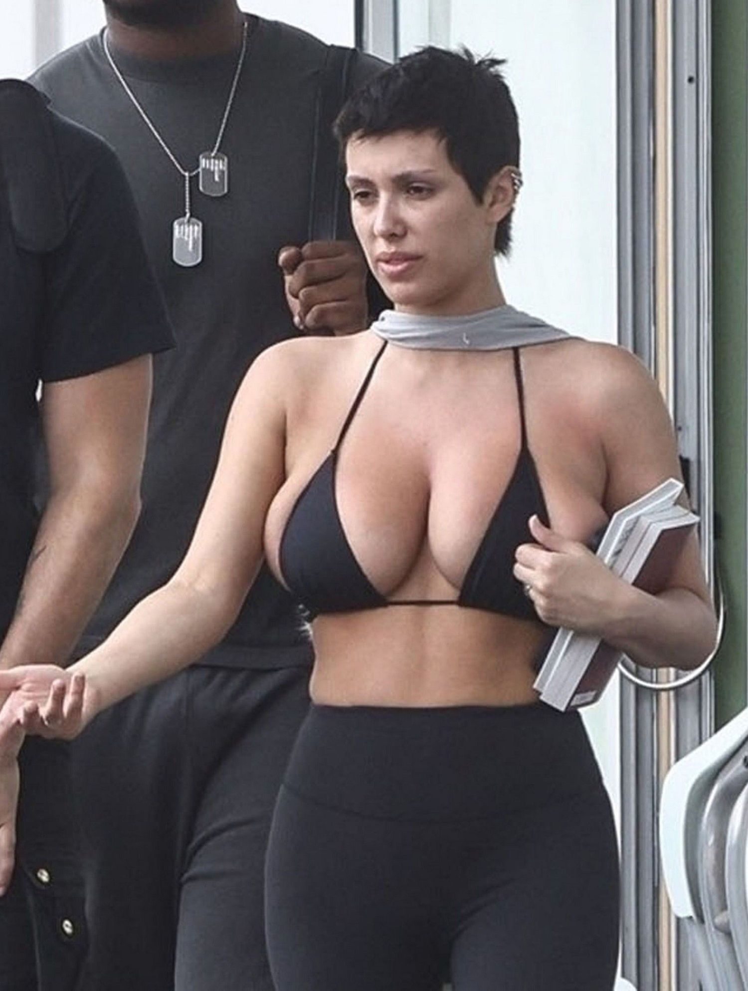 Bianca Censori nude. Photo - 18