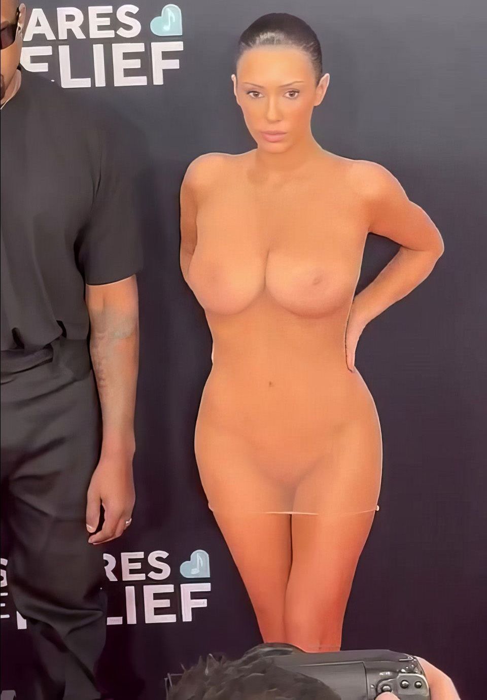 Bianca Censori nude. Photo - 58