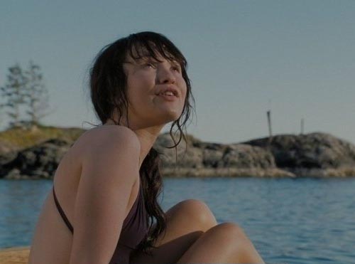 Emily Browning nude. Photo - 10