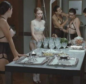 Emily Browning nude. Photo - 14