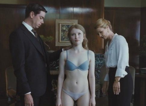 Emily Browning nude. Photo - 18