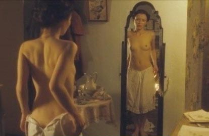 Emily Browning nude. Photo - 31