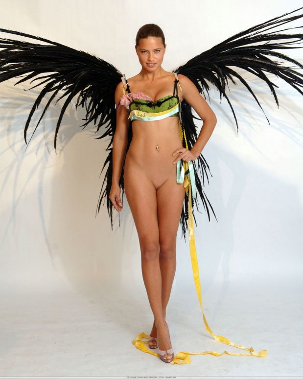 Adriana Lima nude. Photo - 72