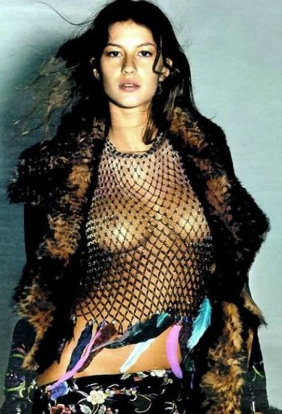 Gisele Bundchen nude. Photo - 10