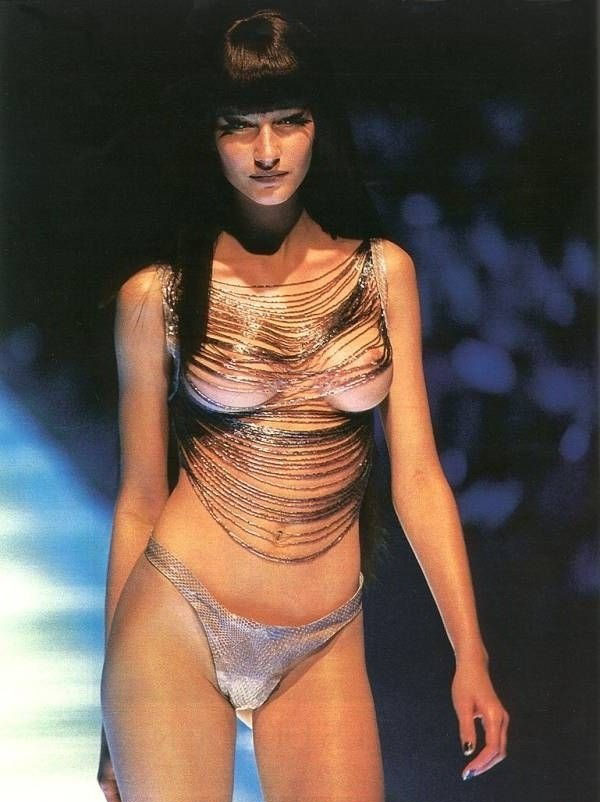 Gisele Bundchen nude. Photo - 19