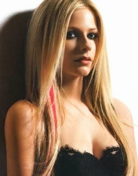 Avril Lavigne nude. Photo - 17