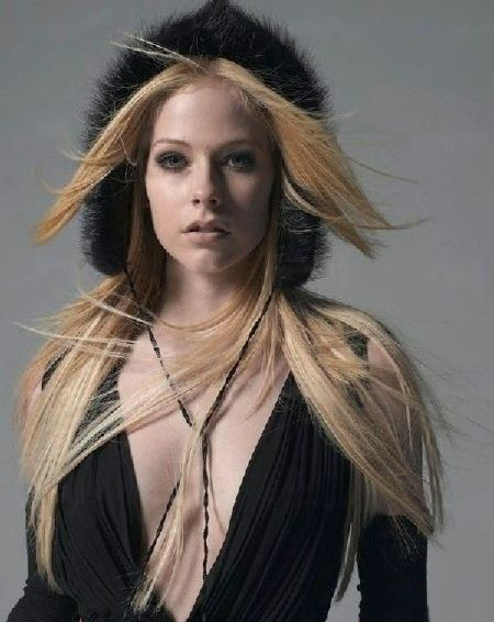Avril Lavigne nude. Photo - 40