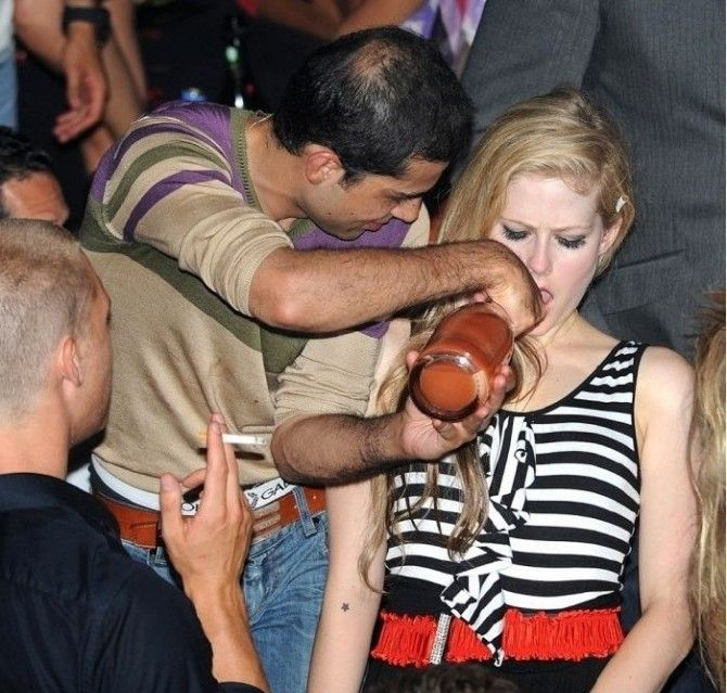 Avril Lavigne nude. Photo - 61