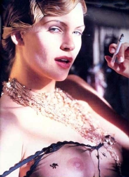 Natasha Henstridge nude. Photo - 17