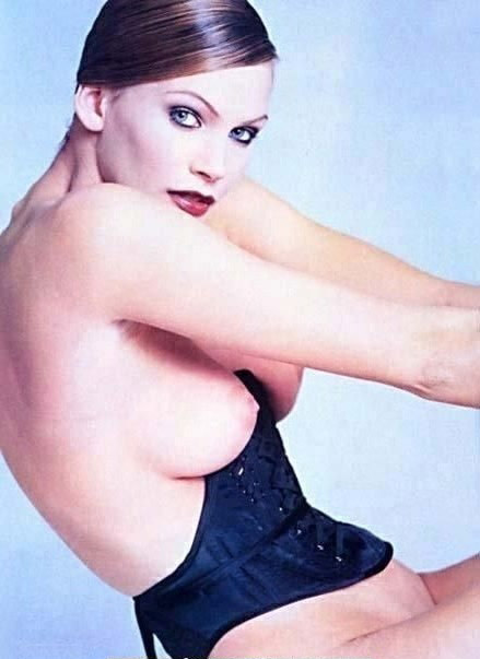 Natasha Henstridge nude. Photo - 18