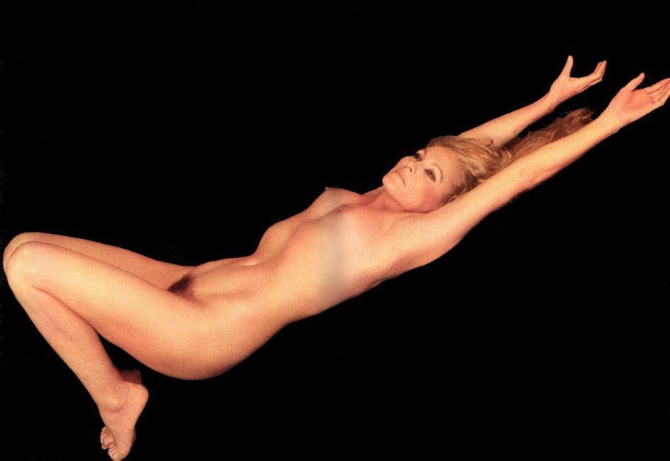 Ursula Andress nude. Photo - 6