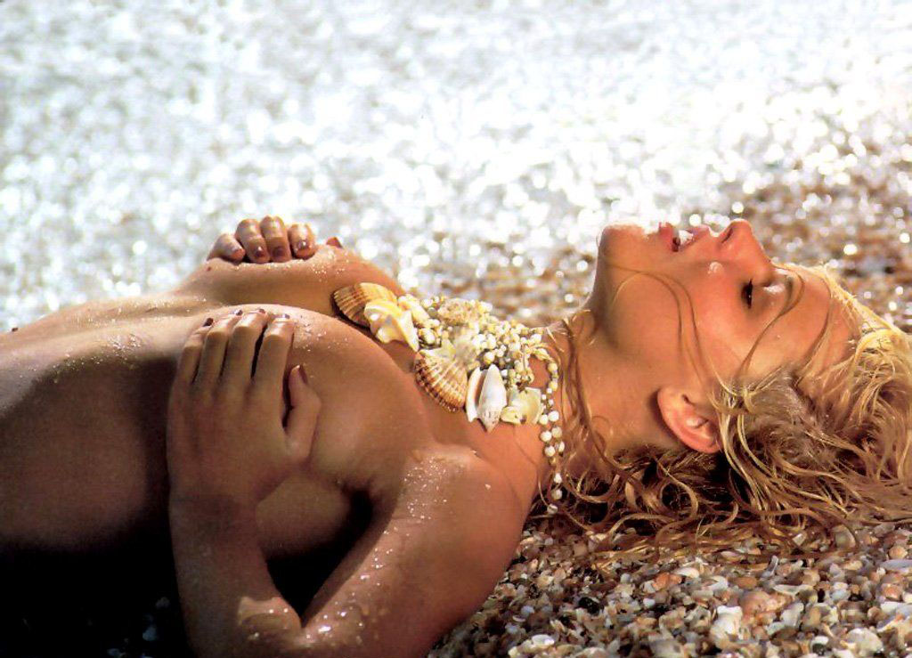 Eva Herzigová nude. Photo - 102