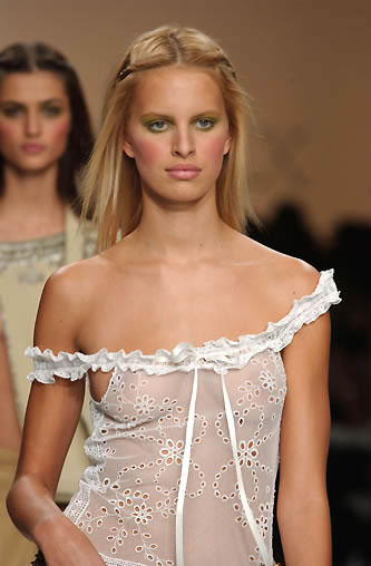 Karolína Kurková nude. Photo - 1