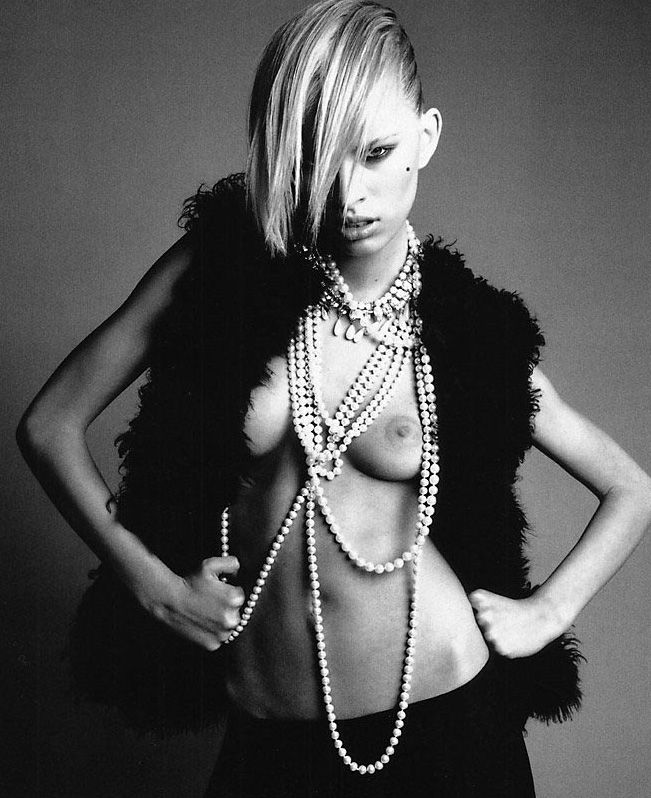 Karolína Kurková nude. Photo - 23