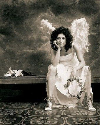 Martha Issová nude. Photo - 1