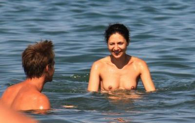 Martha Issová nude. Photo - 2