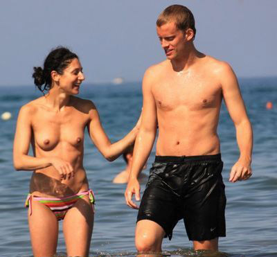 Martha Issová nude. Photo - 3