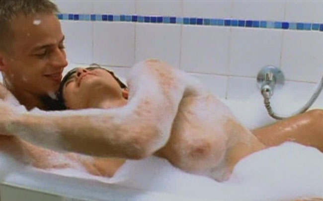 İdil Üner nude. Photo - 2