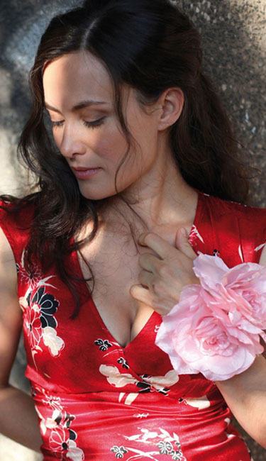 İdil Üner nude. Photo - 3