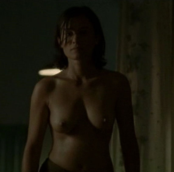 İdil Üner nude. Photo - 4