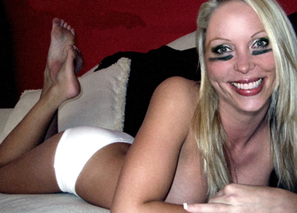 Angela Gossow nude. Photo - 14