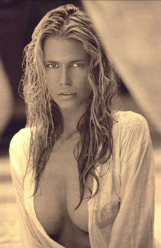 Claudia Schiffer nude. Photo - 28