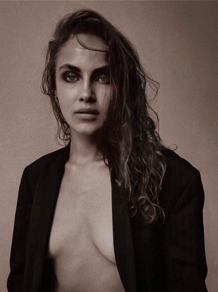 Elena Carriere nude. Photo - 14