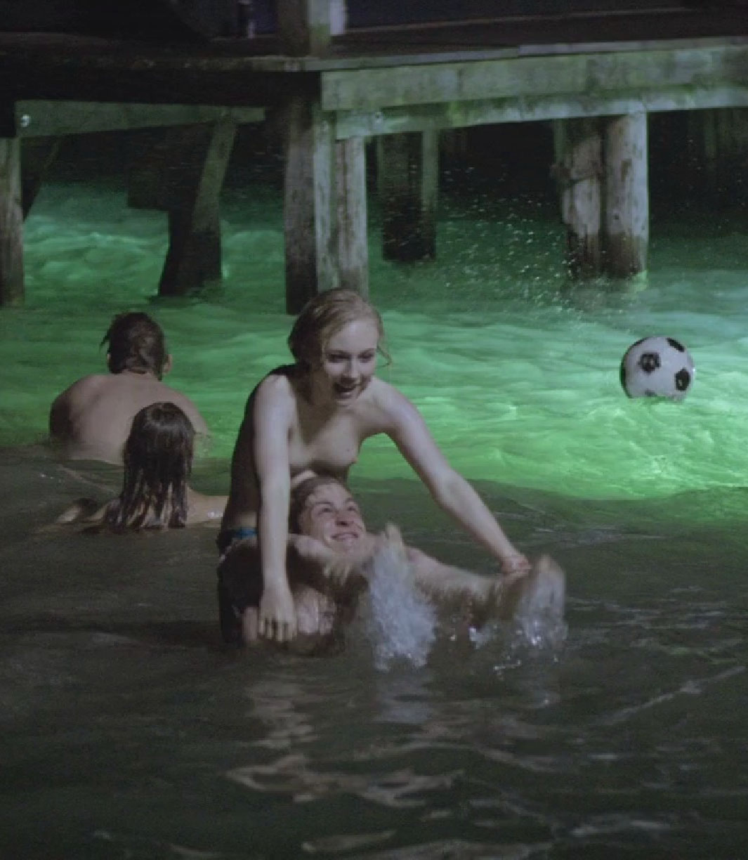 Elisa Schlott nude. Photo - 10