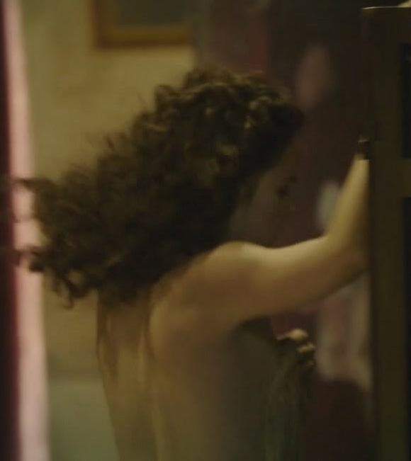 Emilia Schüle nude. Photo - 20