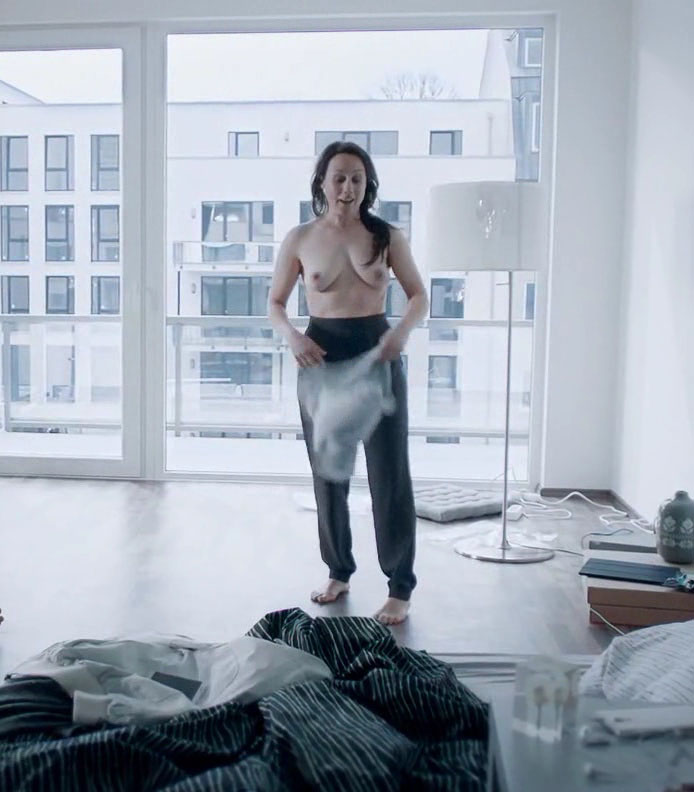 Eva Löbau nude. Photo - 12