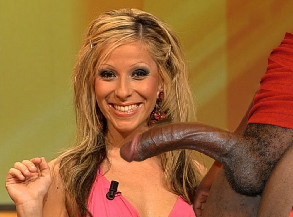 Gülcan Kamps nude. Photo - 7