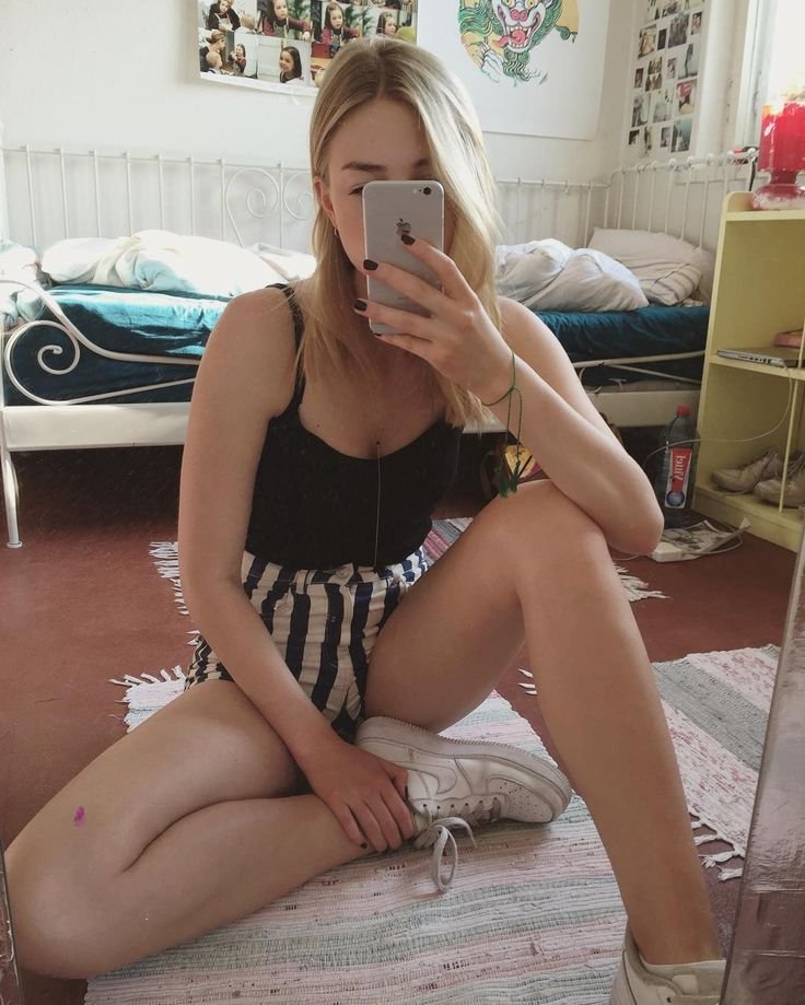 Hanna Binke nude. Photo - 6