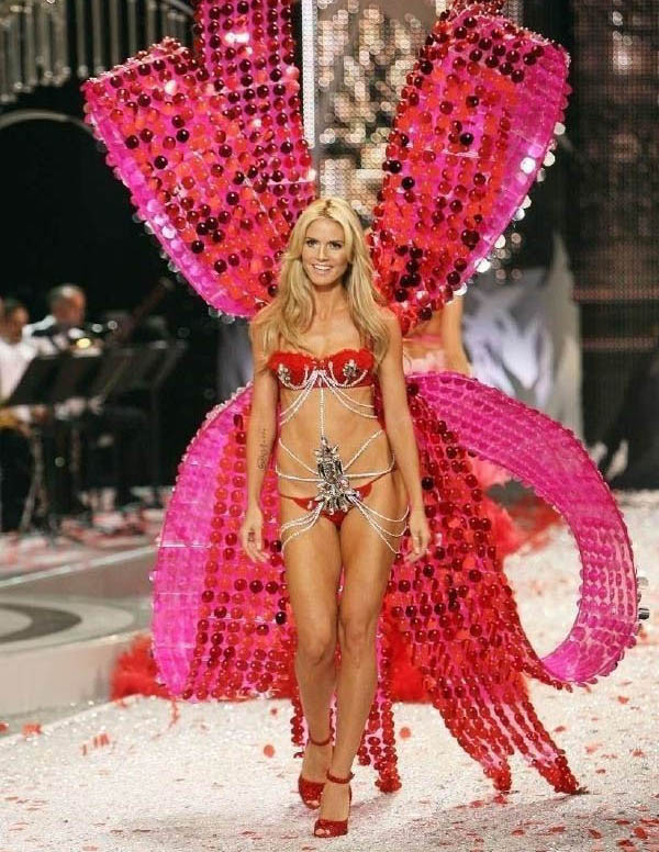 Heidi Klum nude. Photo - 30