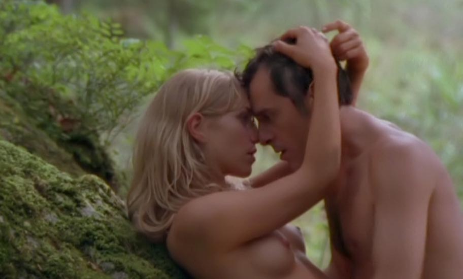 Julia Dietze nude. Photo - 1