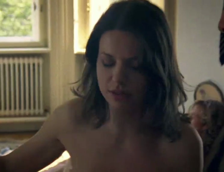 Julia Hartmann nude. Photo - 2