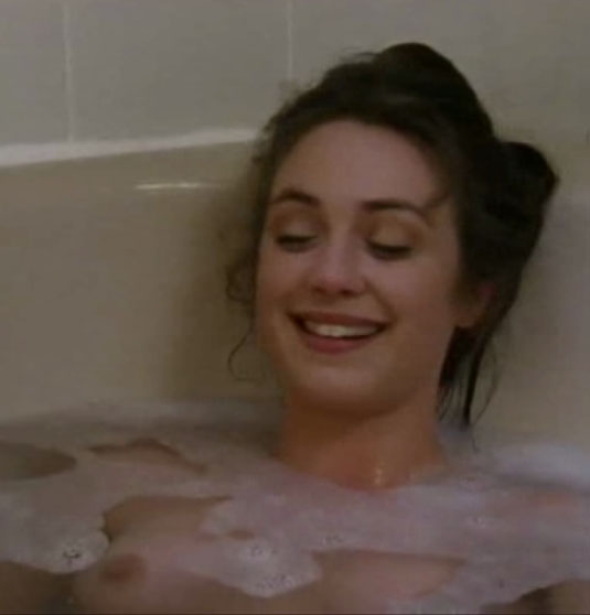 Julia Richter nude. Photo - 10