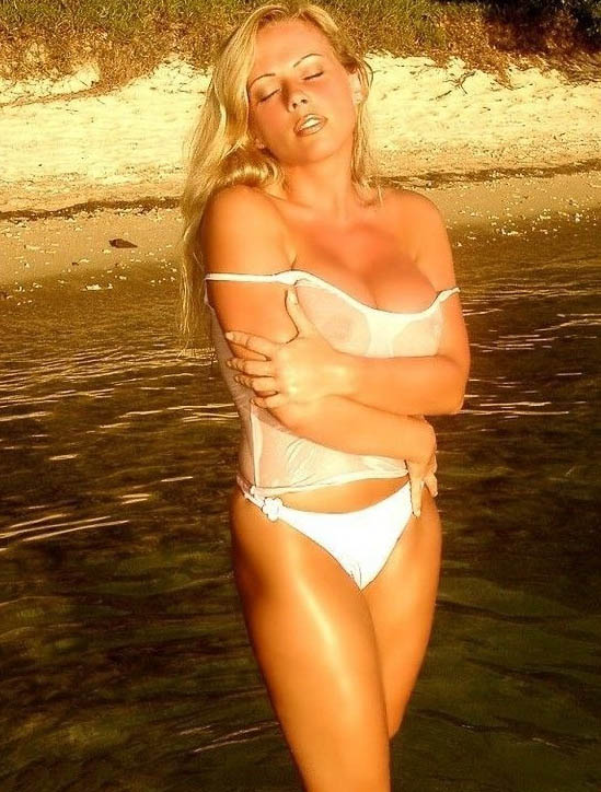 Kelly Trump nude. Photo - 11