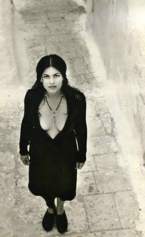 Mandala Tayde nude. Photo - 3