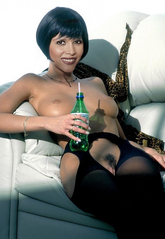 Micaela Schäfer nude. Photo - 15