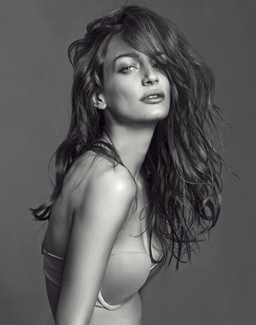 Sandy Leddin nude. Photo - 9