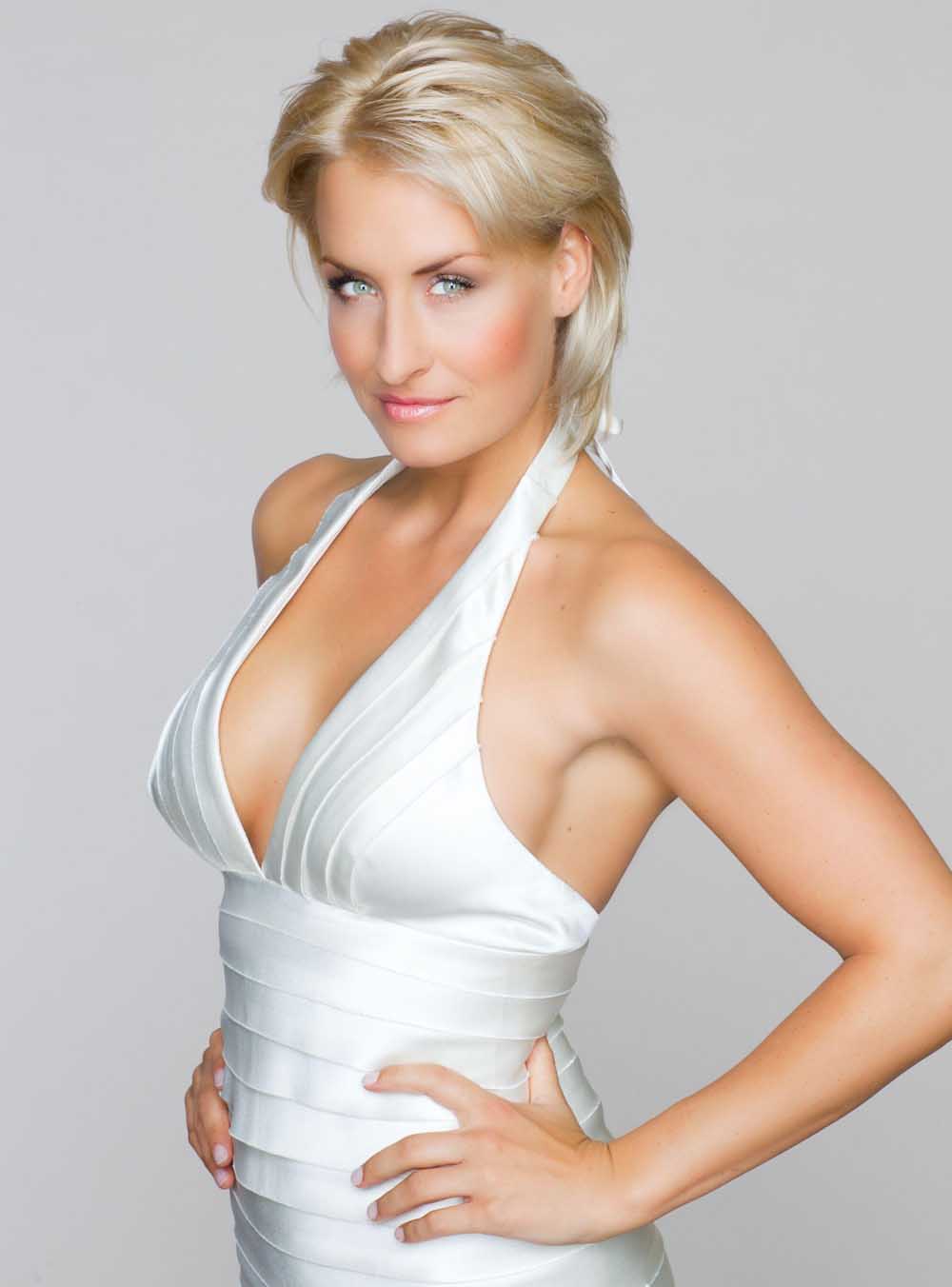 Sarah Connor nude. Photo - 83