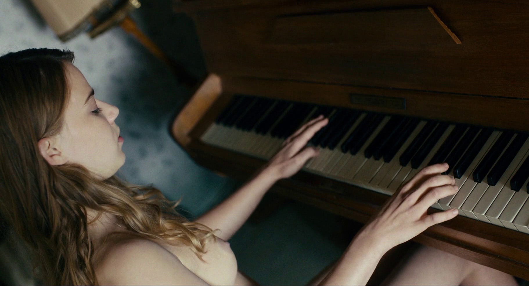 Saskia Rosendahl nude. Photo - 8