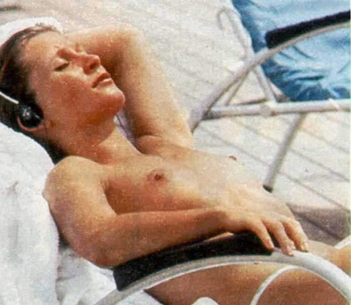 Susanne Uhlen nude. Photo - 1