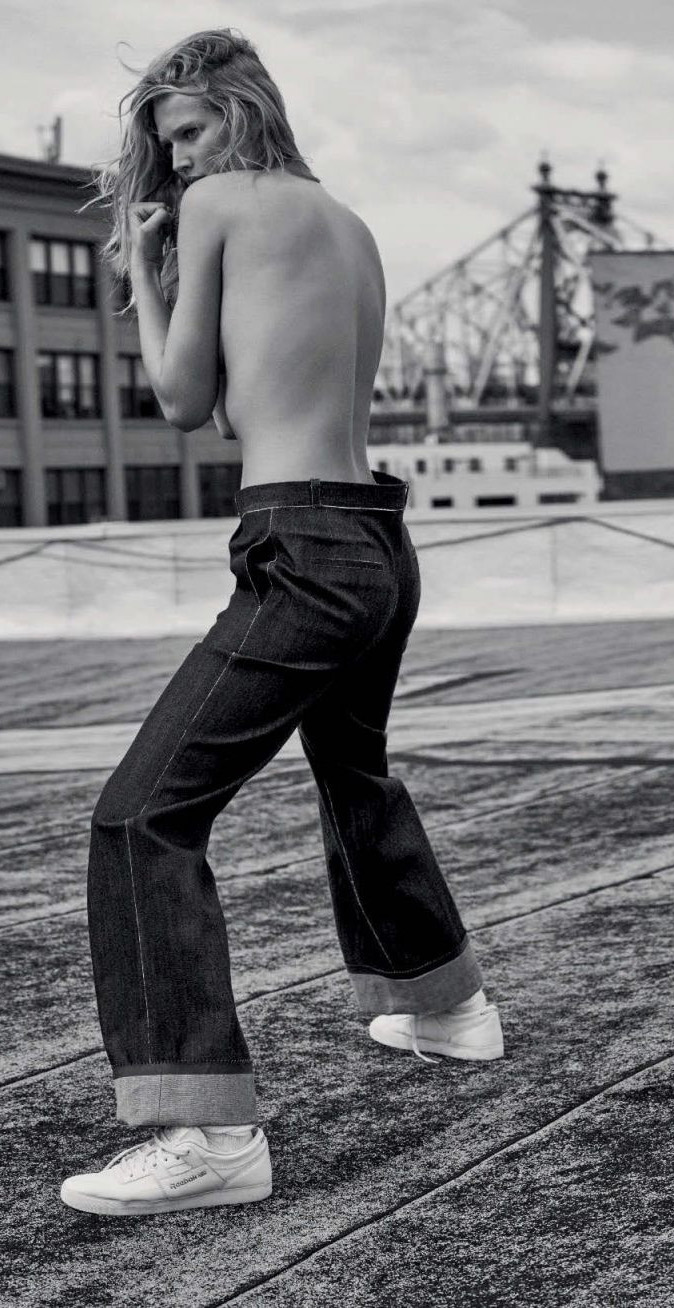 Toni Garrn nude. Photo - 66