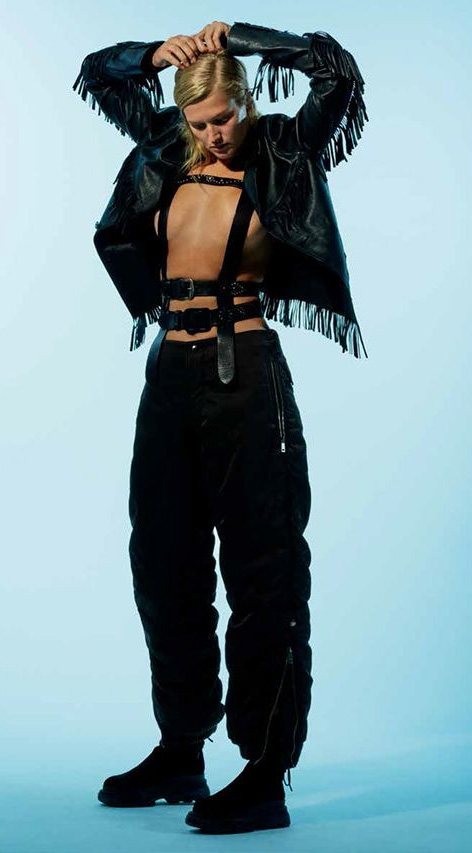 Toni Garrn nude. Photo - 67