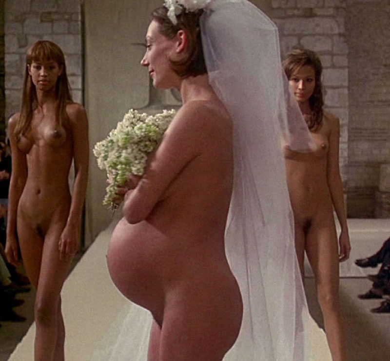 Ute Lemper nude. Photo - 6