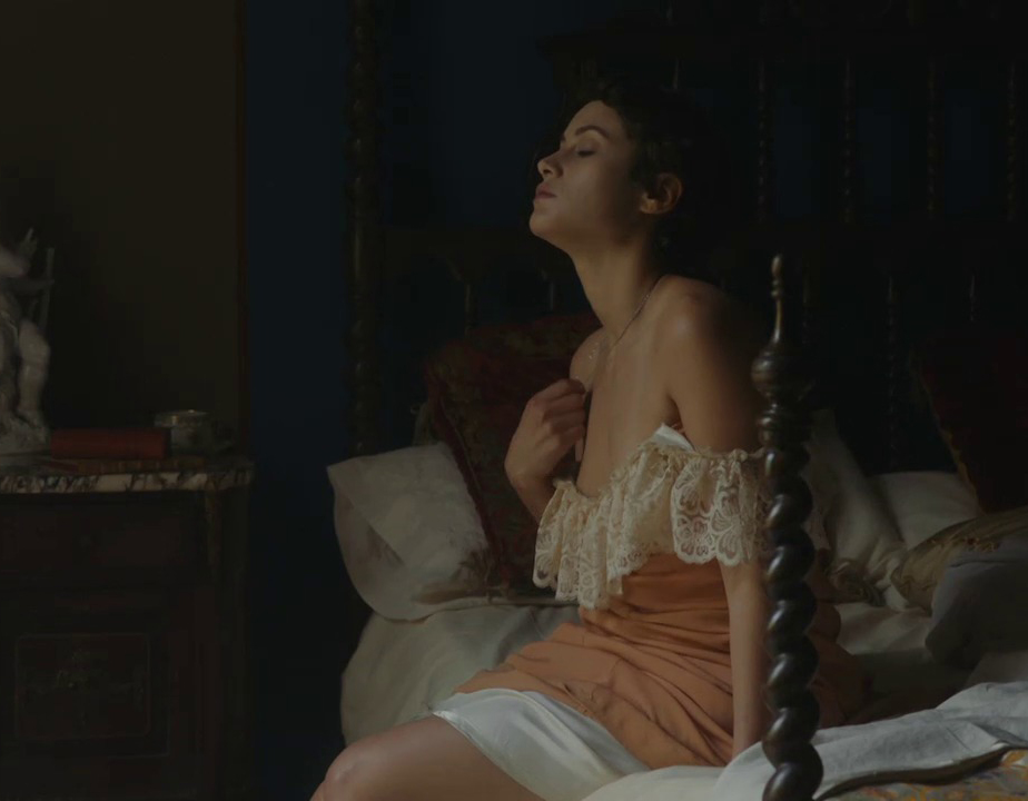 Aida Folch nude. Photo - 5