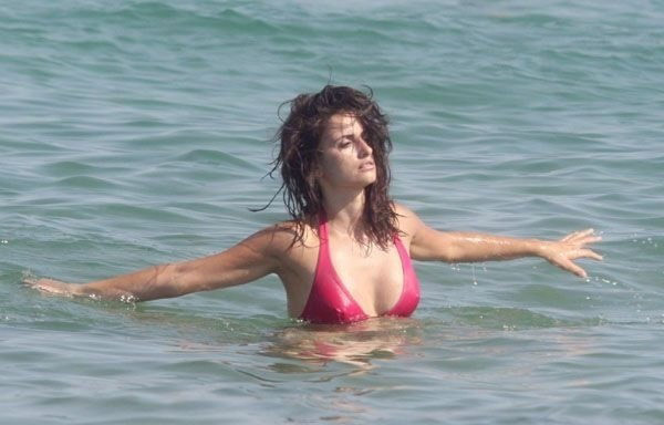 Penélope Cruz nude. Photo - 21