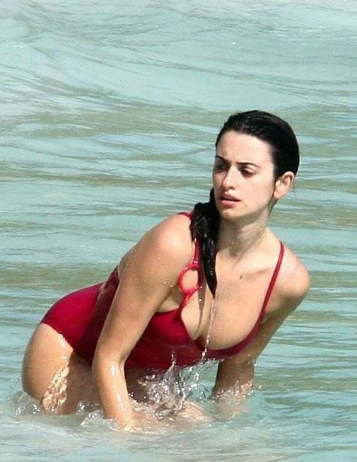 Penélope Cruz nude. Photo - 26
